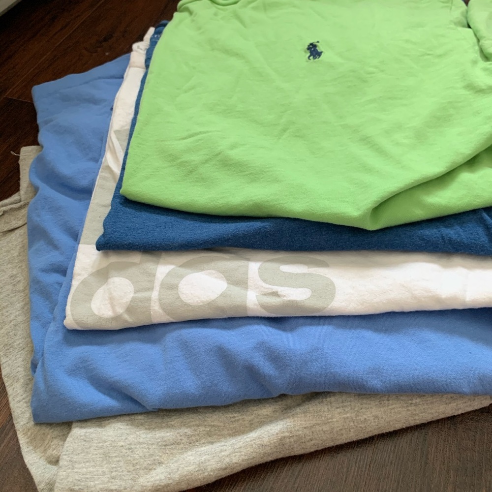 Men’s tee shirt lot of 5- Large.